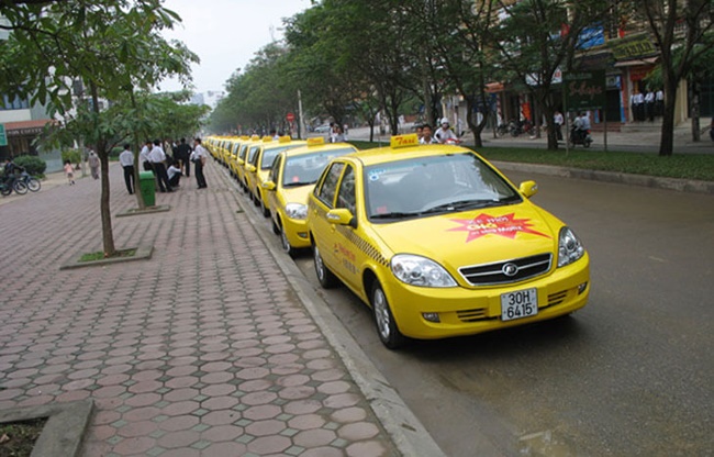  Tan Son Nhat to center of Ho Chi Minh city 1